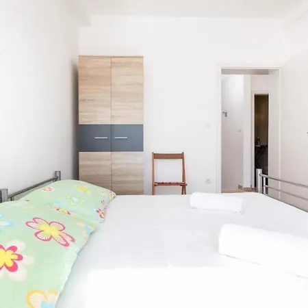 Letizia - Double With Balcony And Shared Bathroom-1 *
