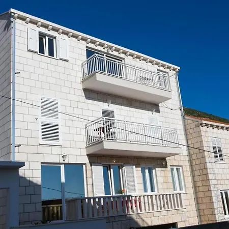 Appartement Letizia - Double With Balcony And Shared Bathroom-1 *