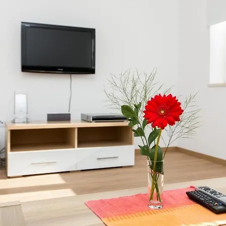 Letizia - Double With Balcony And Shared Bathroom-1 Apartment