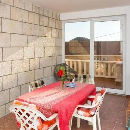 Letizia - Double With Balcony And Shared Bathroom-1 Apartman