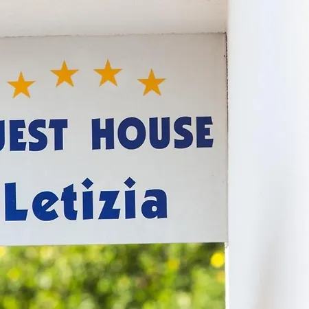 Letizia - Double With Balcony And Shared Bathroom-1