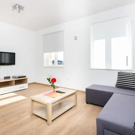 Letizia - Double With Balcony And Shared Bathroom-1 * Dubrovnik